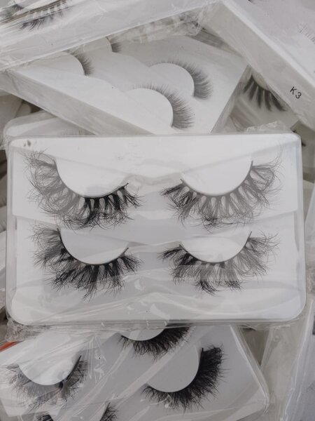 Faux cils volumineux 3D