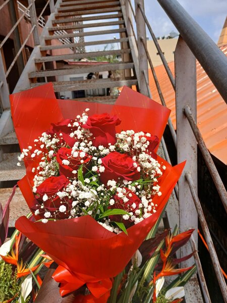 Bouquet de roses rouges élégantes