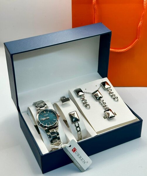 Montre Curren avec bijoux pour femme