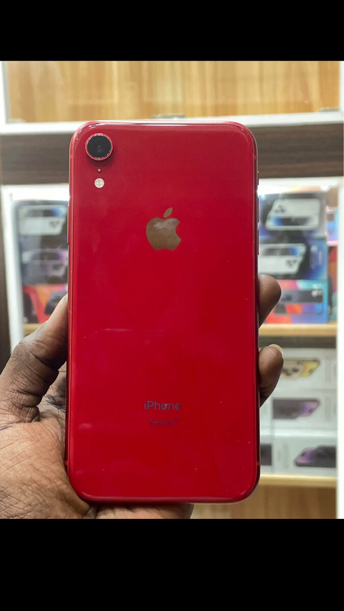 iPhone XR rouge vif