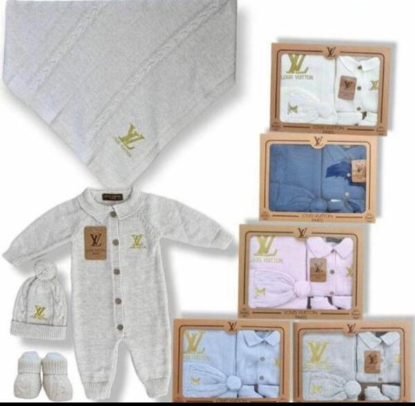 Ensemble bébé Louis Vuitton luxe pour nouveau-né