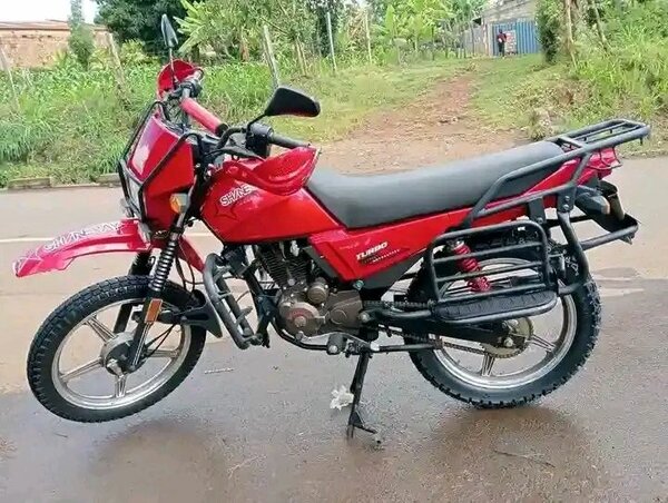 Moto Shineray robuste rouge