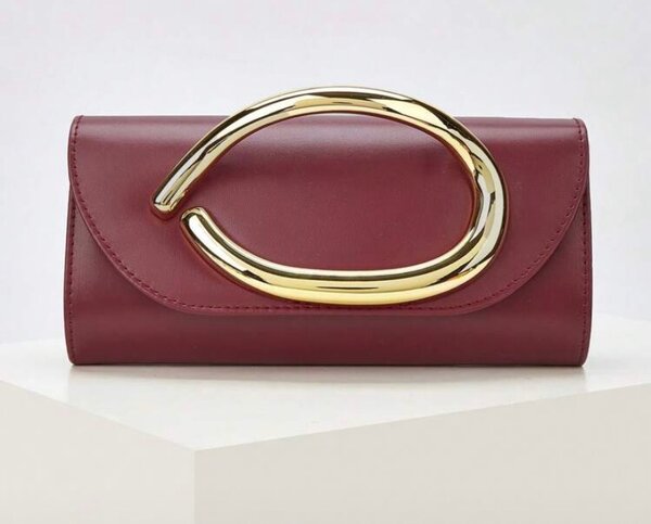Pochette élégante en cuir