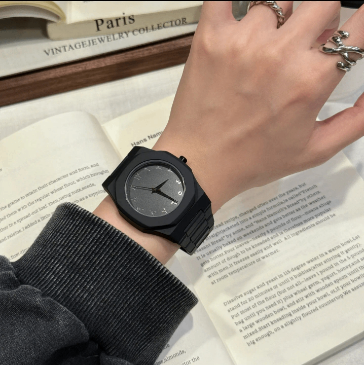 Montre Noire Épurée Unisexe