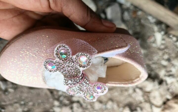 Jolie ballerine bébé brillante