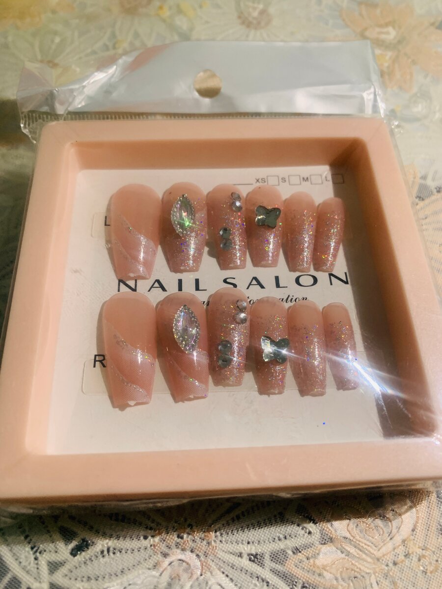 Ongles Prêts-à-Poser Élégants