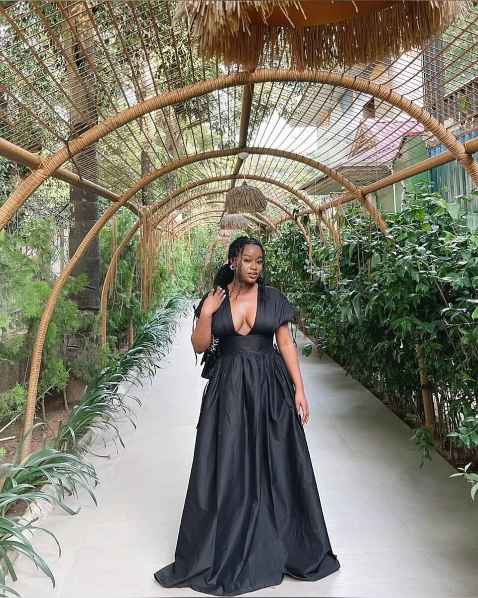 Robe longue noire élégante