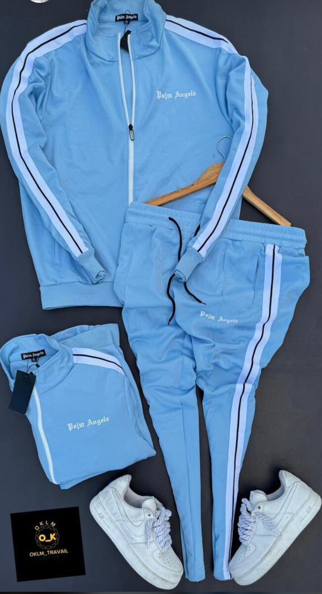 Ensemble de survêtement bleu