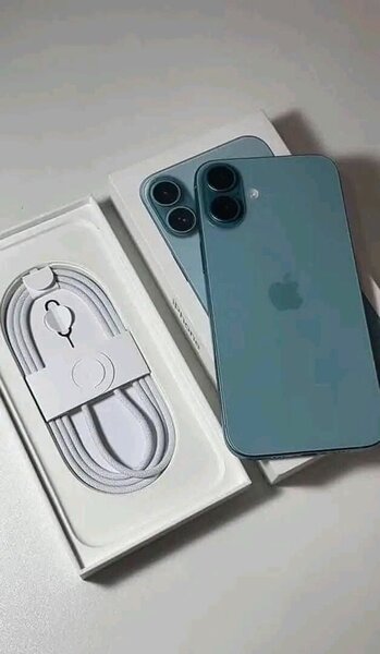 iPhone 16 Bleu Nouveau