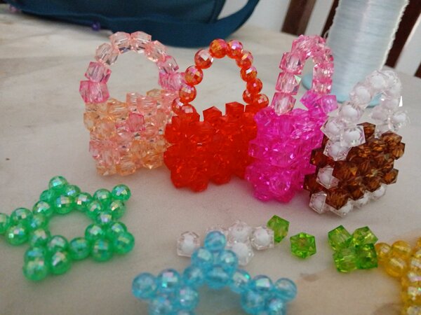 Porte-clés en perles colorées