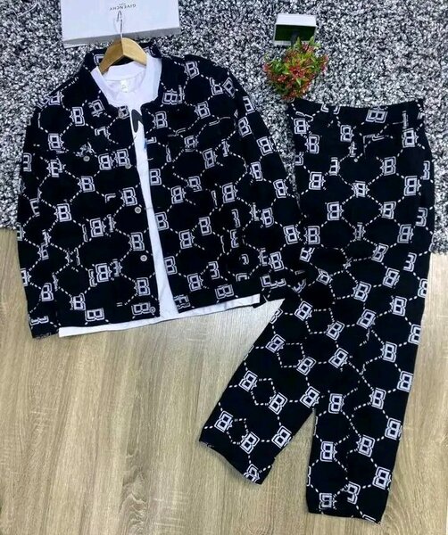 Ensemble survêtement élégant