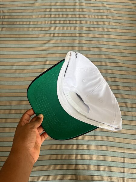 Casquette blanche Logo A