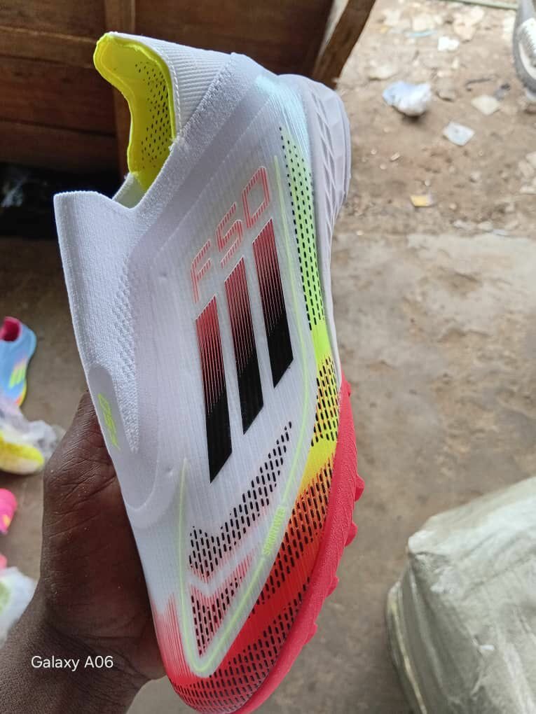 Chaussures de football F50