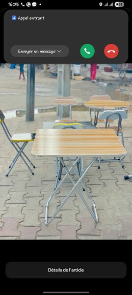 Table pliante et 1 chaises