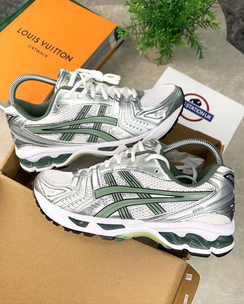 Chaussures Asics Homme - Blanc Vert