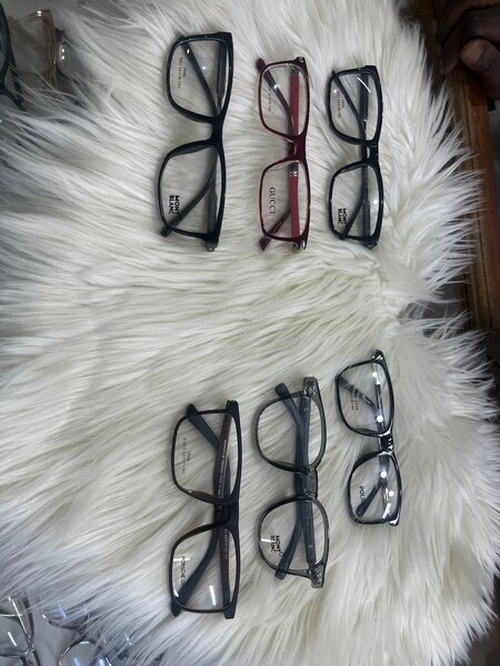 Lunettes élégantes de créateur