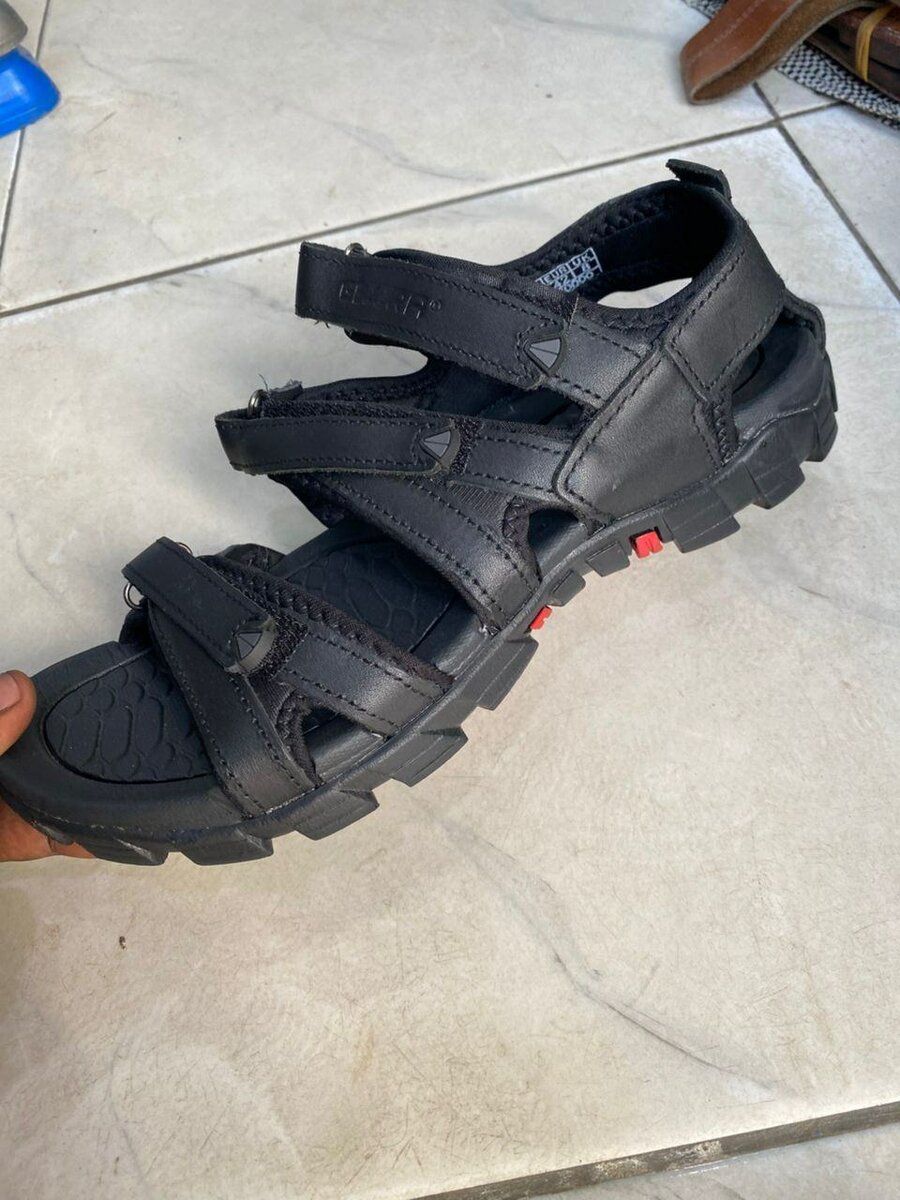 Sandales en cuir rustique