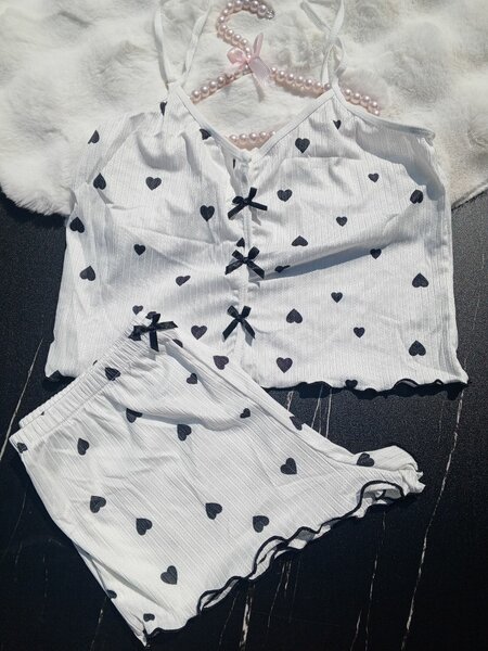 Pyjama femme à motifs cœurs