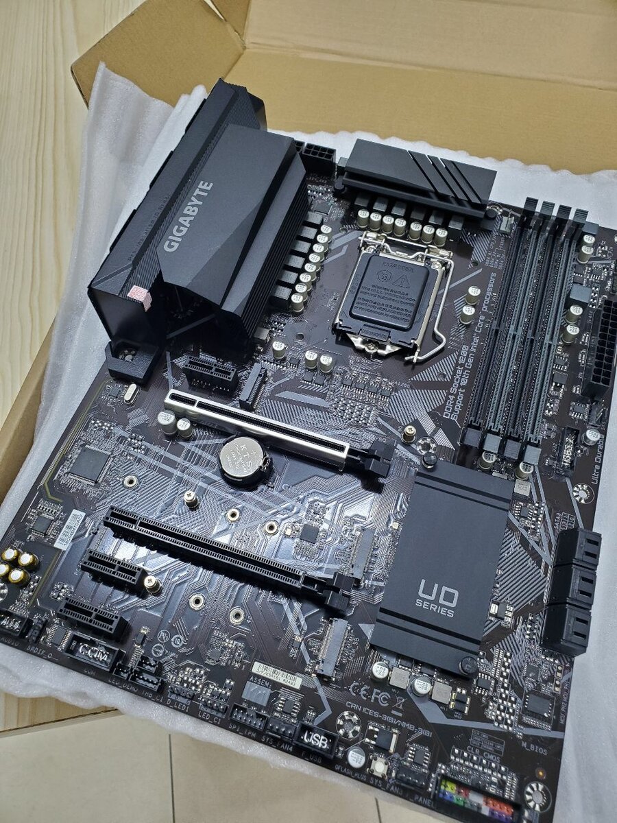 Carte mère Gigabyte ATX Z490