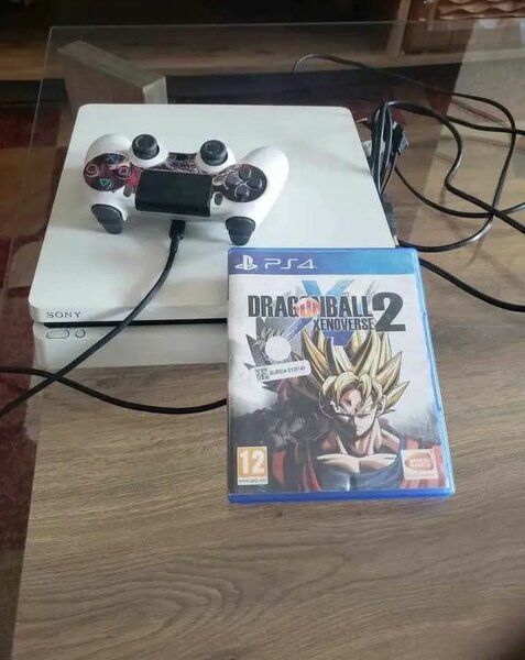 Console PS4 avec Manette et Jeu