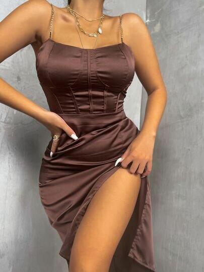 Robe satin chocolat moulante