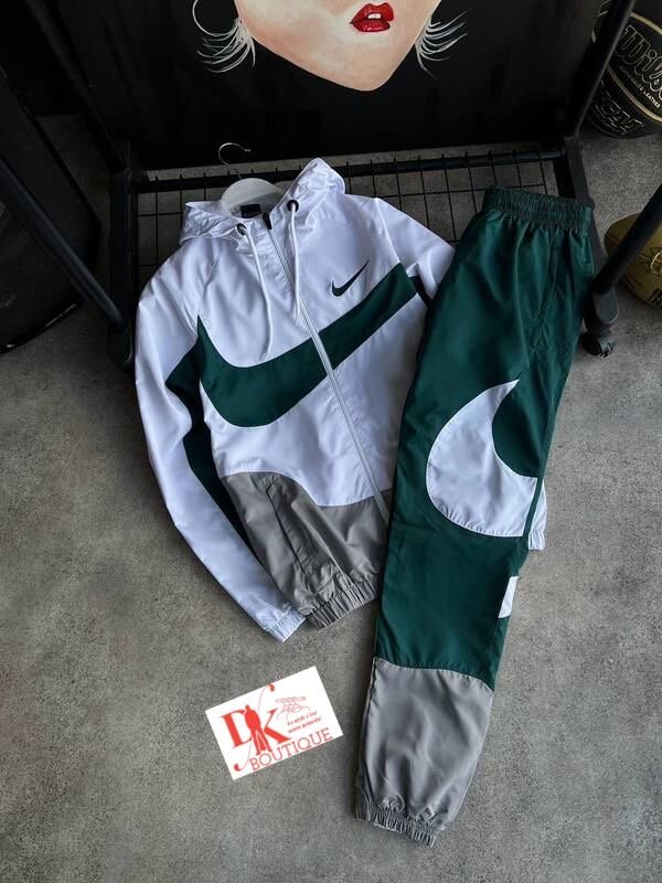 Ensemble survêtement Nike tech