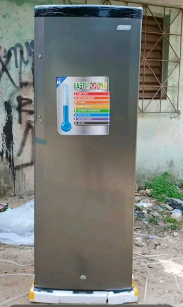 Réfrigérateur à porte unique