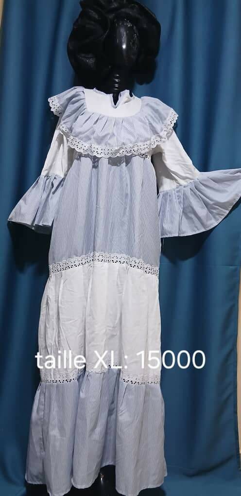 Caftan élégant avec broderie