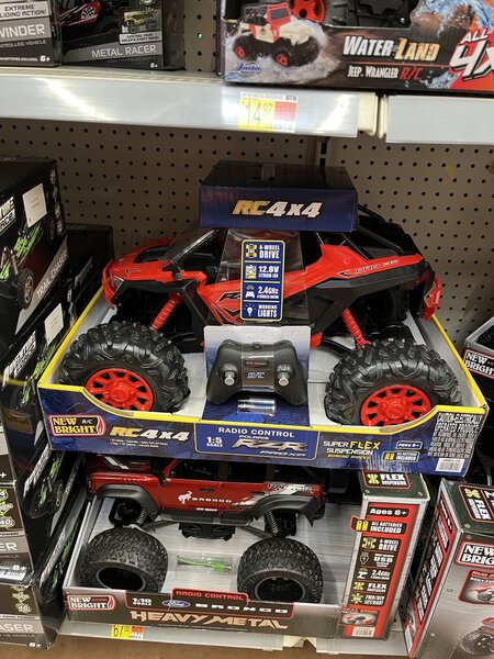 Voiture RC 4x4 tout-terrain