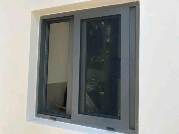 Fenêtre coulissante moderne