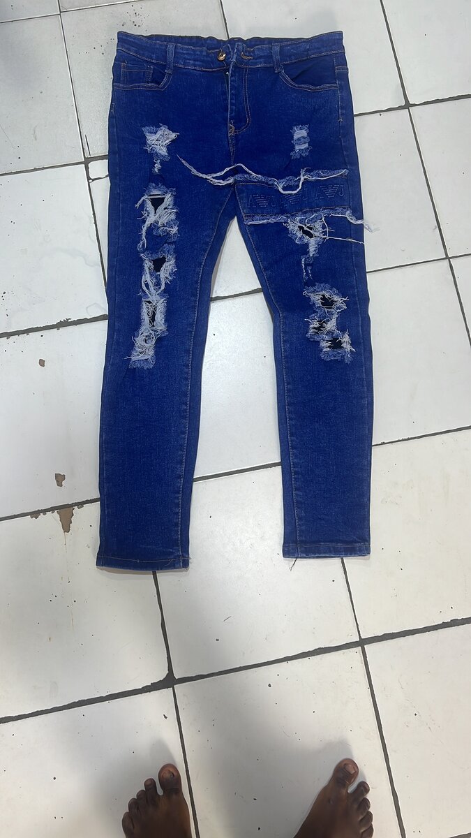 Jeans déchirés tendance