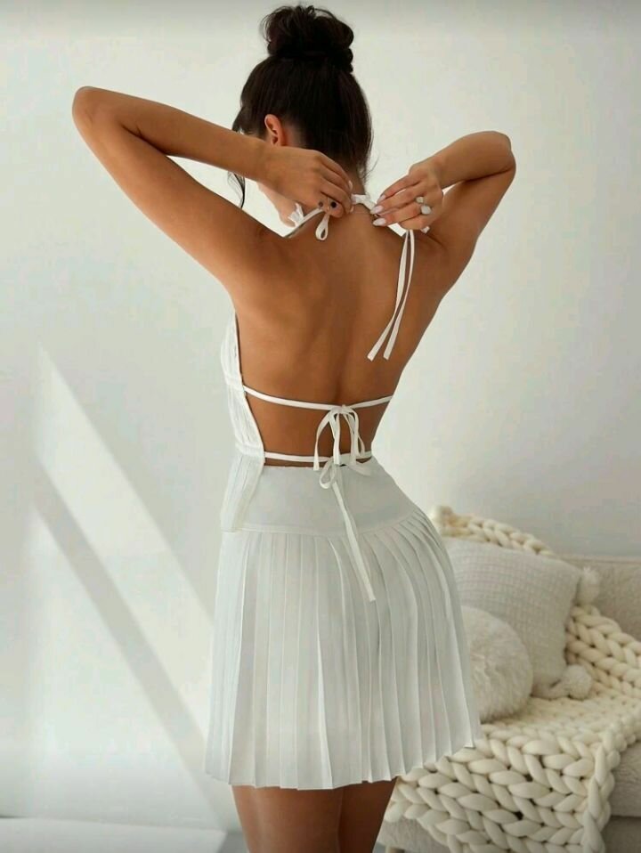 Robe Halter Plissée Élégante