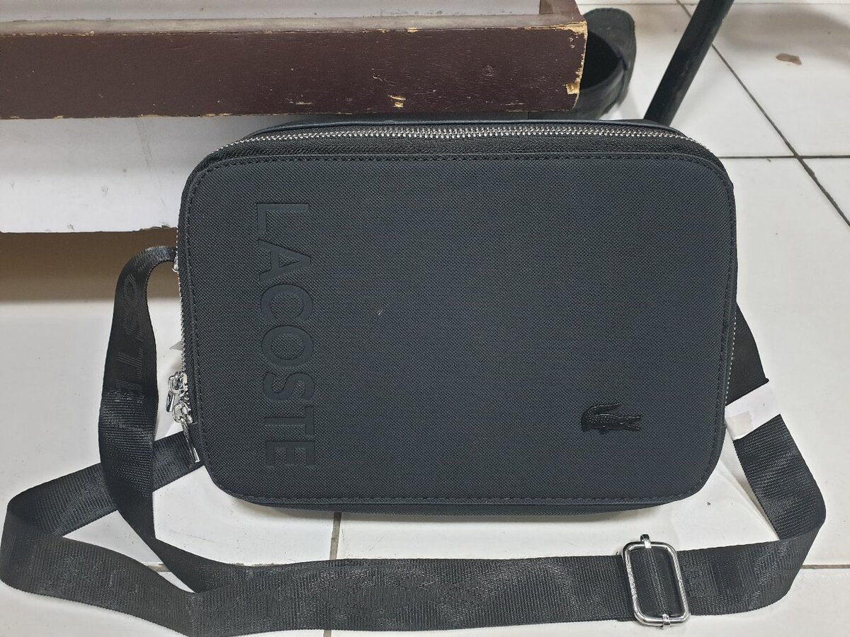 Sacoche bandoulière Lacoste noire