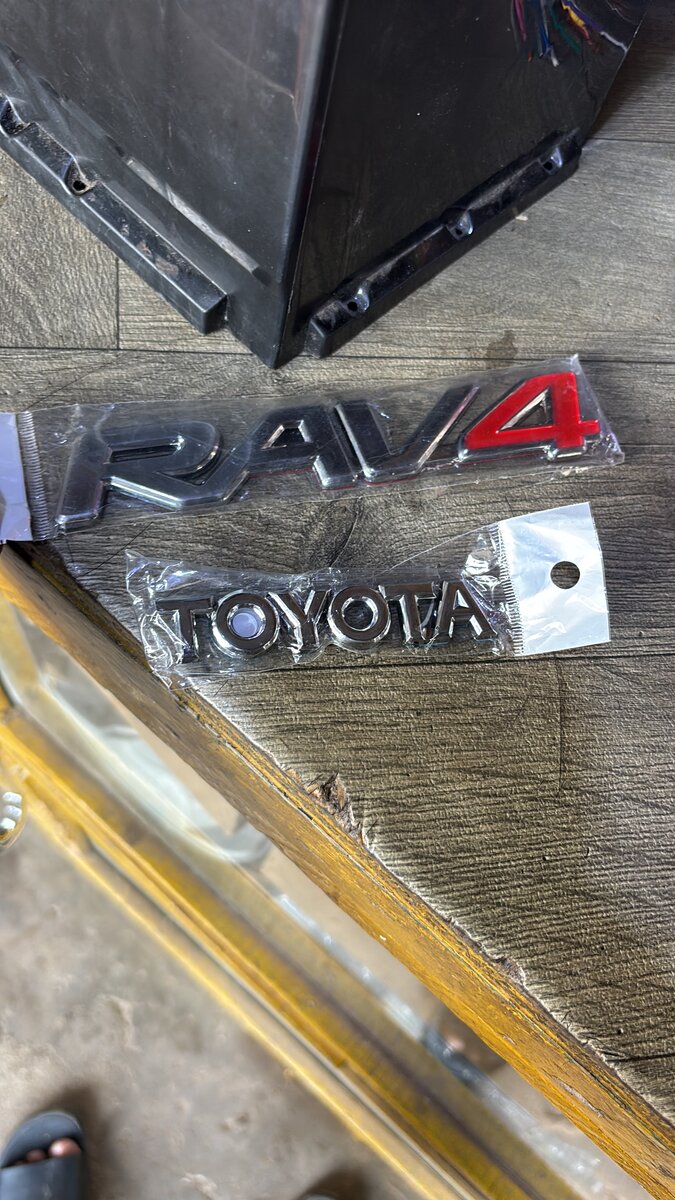 Emblèmes de voiture RAV4