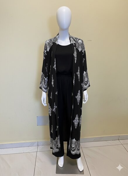 Ensemble féminin avec une abay