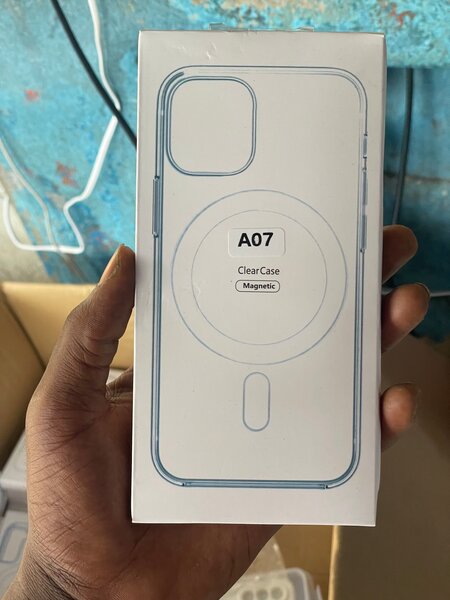 Coque Transparente Magnétique