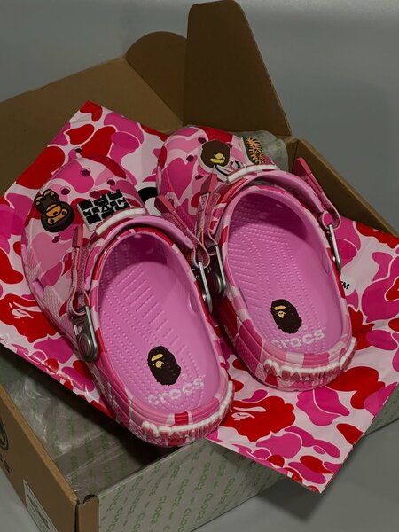 Sabots Crocs roses BAPE