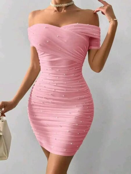 Robe Épaules Dénudées Perlée