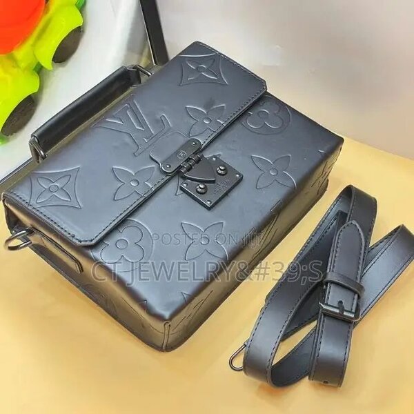 Sac à bandoulière élégant noir