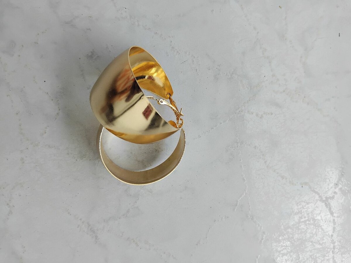 Élégantes boucles dorées