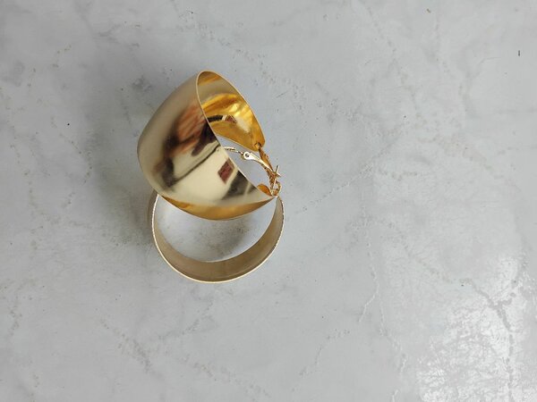 Élégantes boucles dorées