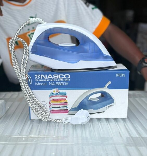 Fer à repasser Nasco NA-8820A