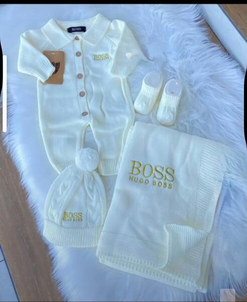 Ensemble bébé de luxe en tricot