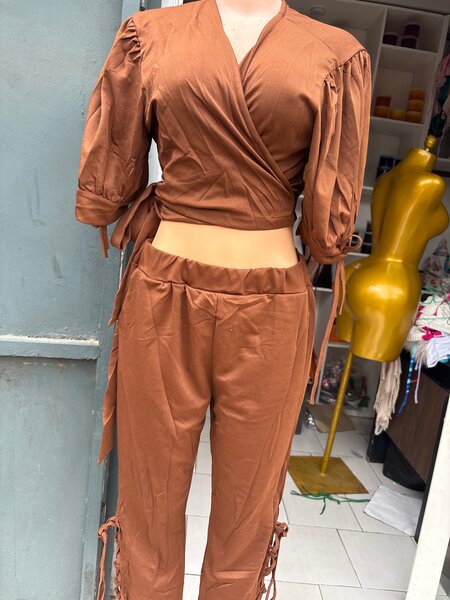 Ensemble blouse et pantalon chic