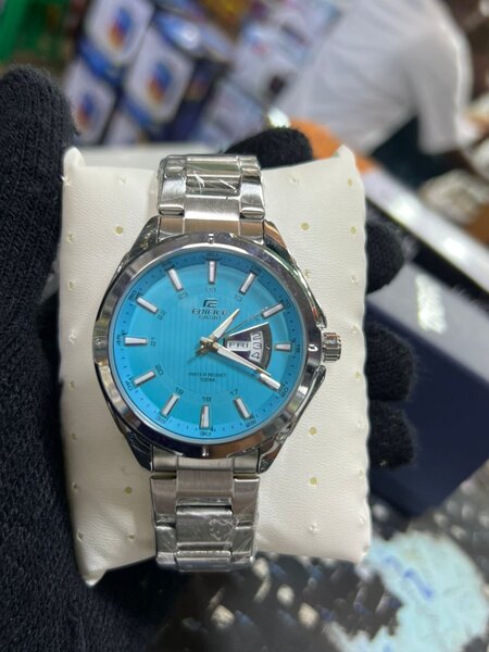 Montre élégante acier inoxydable