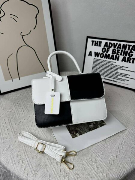 Sac à main élégant bicolore