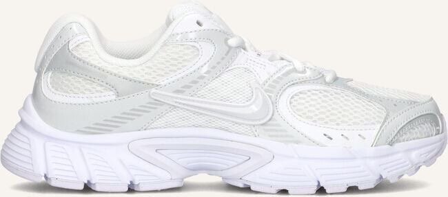 Baskets blanches élégantes