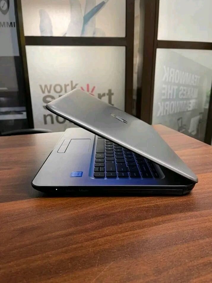 Ordinateur Portable HP Élégant