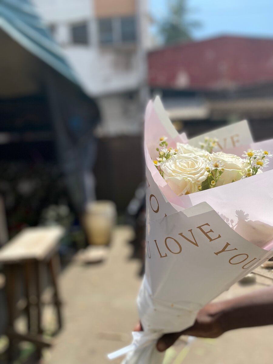 Bouquet élégant de roses blanches