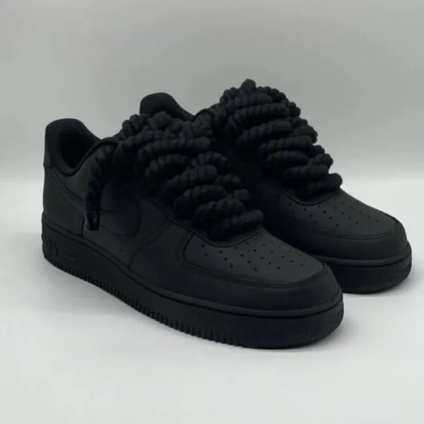 Basket noires tendance